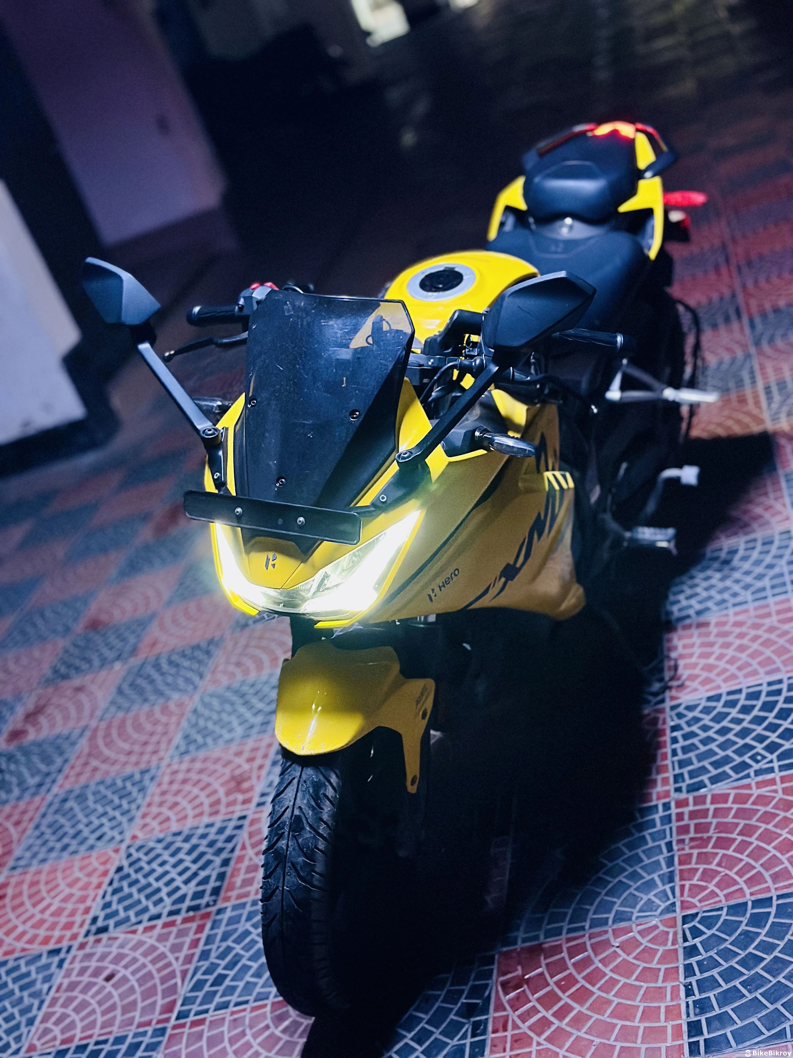 Hero Karizma XMR 210