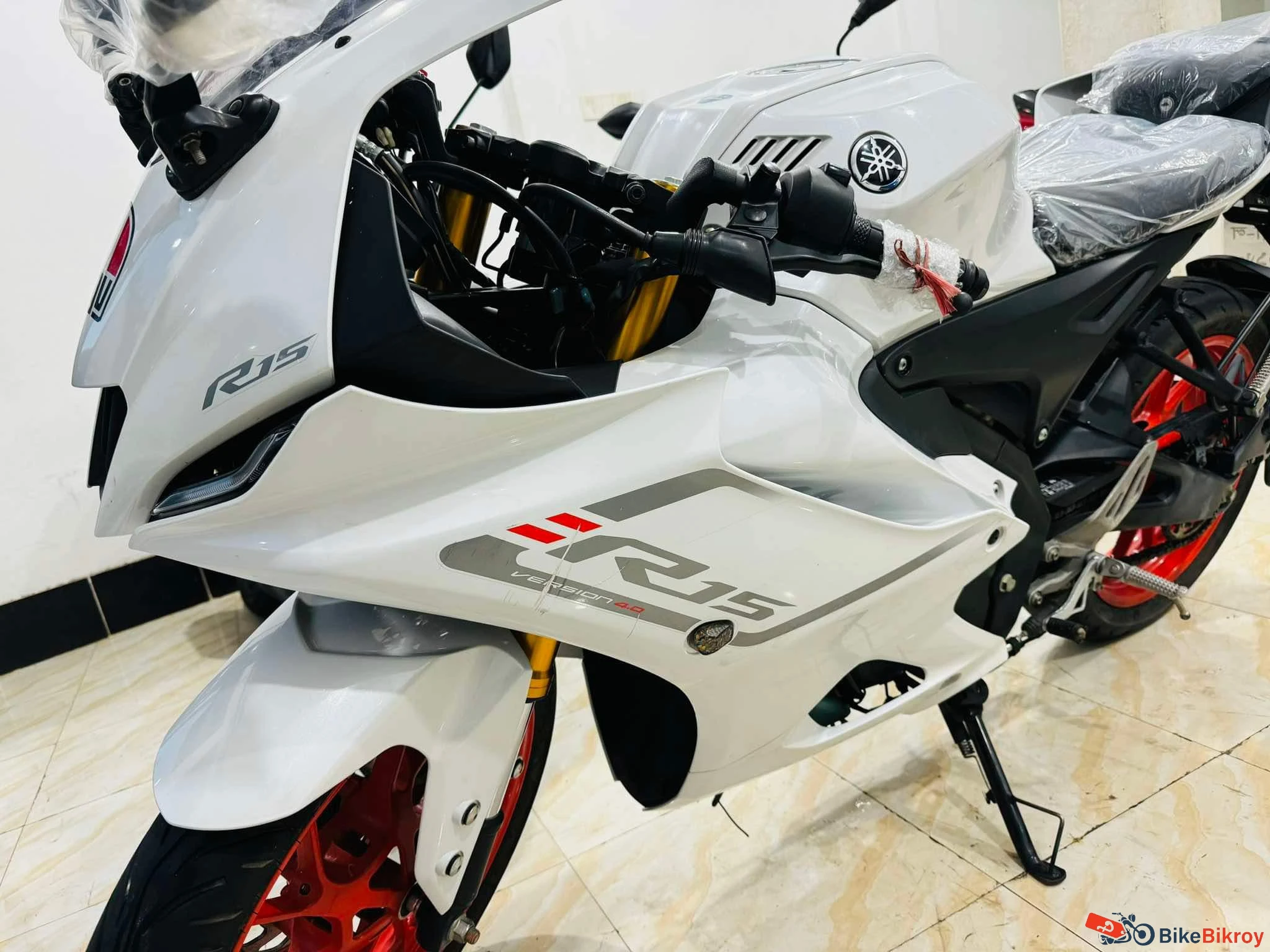 Yamaha R15 V4